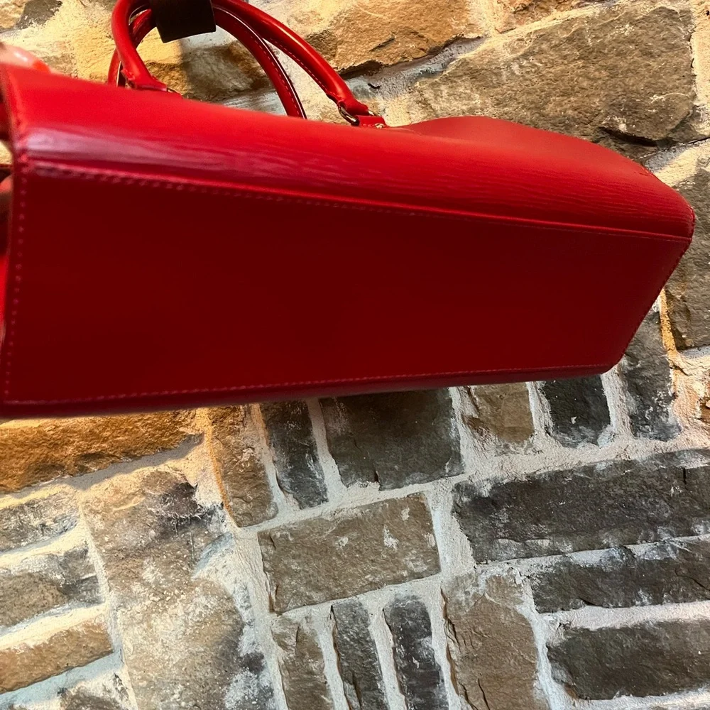 Louis Vuitton red epi leather pont neuf PM handbag preowned condition - Picture 10 of 17
